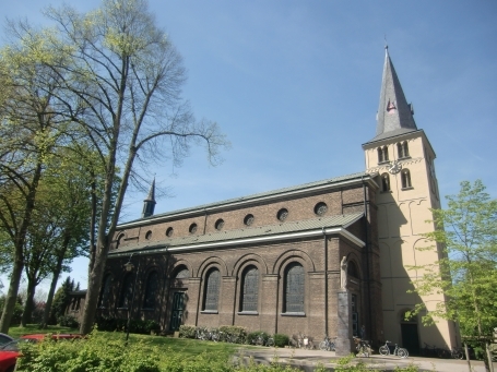 Meerbusch - Lank-Latum ( Lank ) : Hauptstraße, römisch-katholische Pfarrkirche St. Stephanus